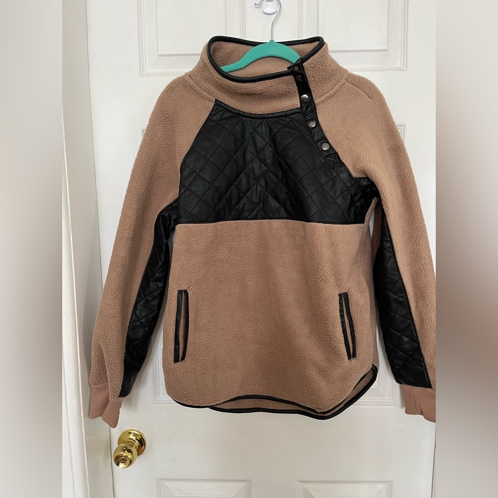 Abercrombie & Fitch Asymmetrical Snap-Up Fleece